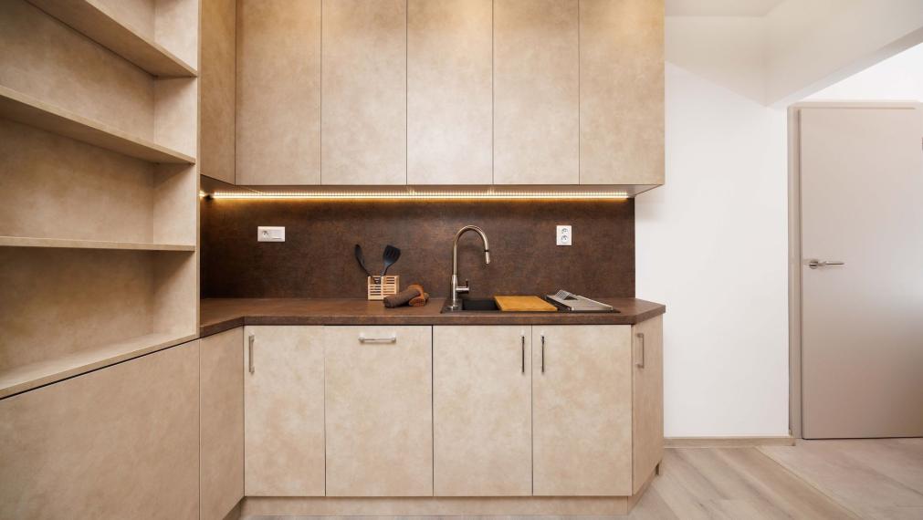 NOVOREKON.: 1,5-izb., Československej armády 29 | Košice - STARÉ MESTO | zariadený | BALKÓN