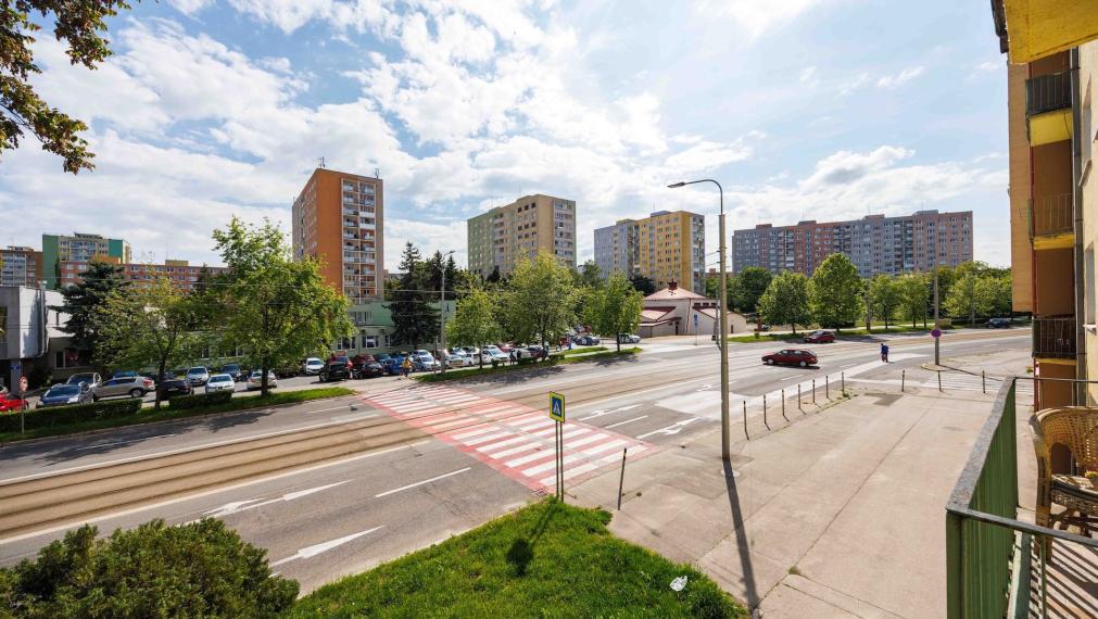 NOVOREKON.: 1,5-izb., Československej armády 29 | Košice - STARÉ MESTO | zariadený | BALKÓN
