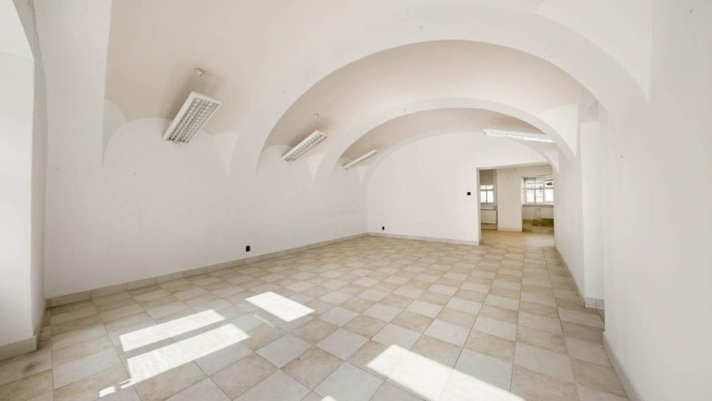 MEŠTIANSKY DOM, STARÉ MESTO (KOŠICE) – KOVÁČSKA / HRNČIARSKA, 600 m², 2X PARKING