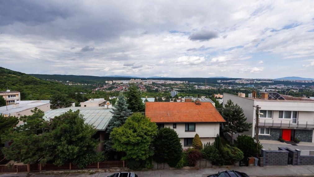 PRENÁJOM v NOVOSTAVBE Villa Košice: Veľký 2 izb. byt s TERASOU, GARÁŽOU, Huncovská 14A, Košice - Sever