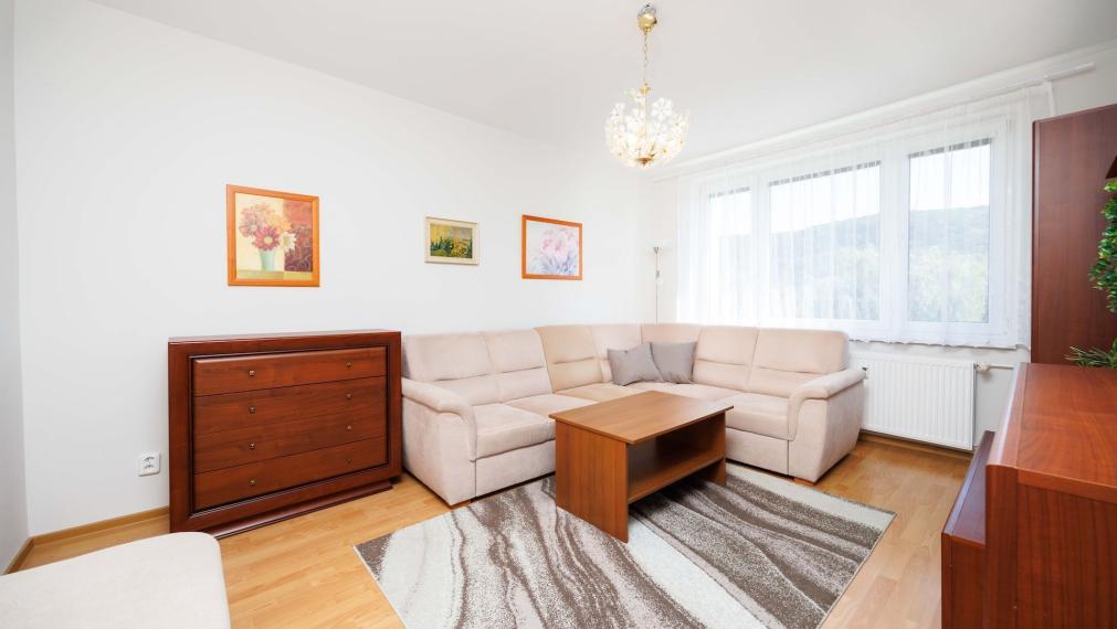 3-izb. byt | 68 m2 + loggia | Jenisejská 61 | KLÍMA, MARKIZA |  kompletne zariadený | Nad Jazerom, 5 min od jazera