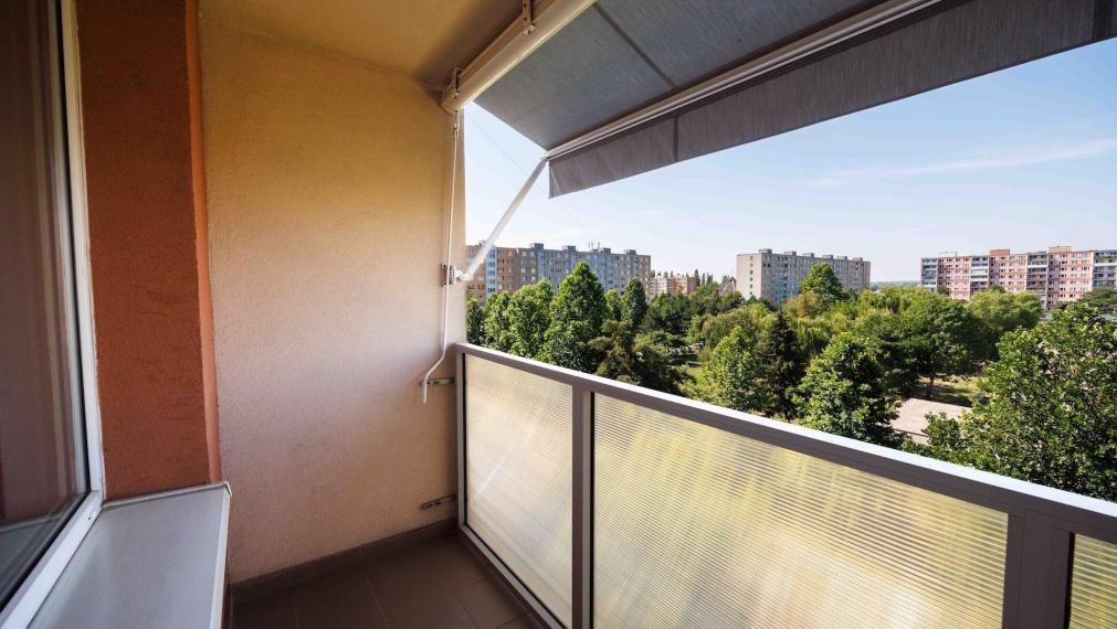 3-izb. byt | 68 m2 + loggia | Jenisejská 61 | KLÍMA, MARKIZA |  kompletne zariadený | Nad Jazerom, 5 min od jazera