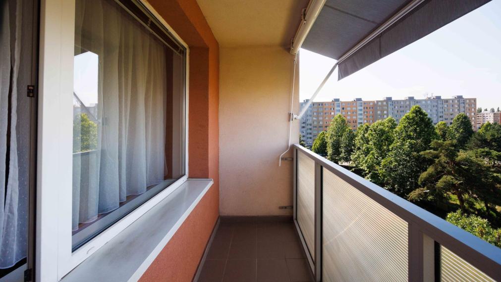 3-izb. byt | 68 m2 + loggia | Jenisejská 61 | KLÍMA, MARKIZA |  kompletne zariadený | Nad Jazerom, 5 min od jazera