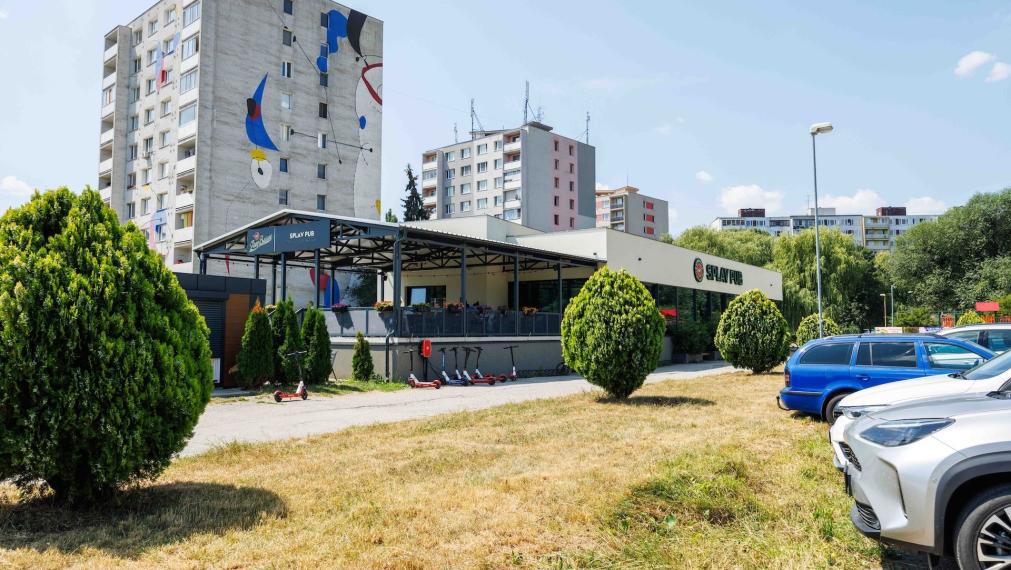 3-izb. byt | 68 m2 + loggia | Jenisejská 61 | KLÍMA, MARKIZA |  kompletne zariadený | Nad Jazerom, 5 min od jazera