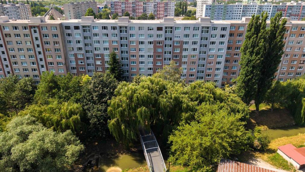 3-izb. byt | 68 m2 + loggia | Jenisejská 61 | KLÍMA, MARKIZA |  kompletne zariadený | Nad Jazerom, 5 min od jazera