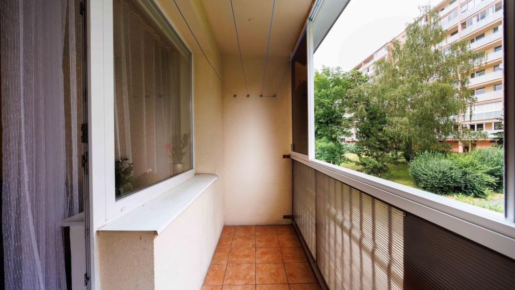 NOVINKA: 2-izb. byt | 58 m2 + loggia | 2.p. | čiastočná. rek | Dvorkinová ul. | zariadený | Košice - Dargovských hrdinov 