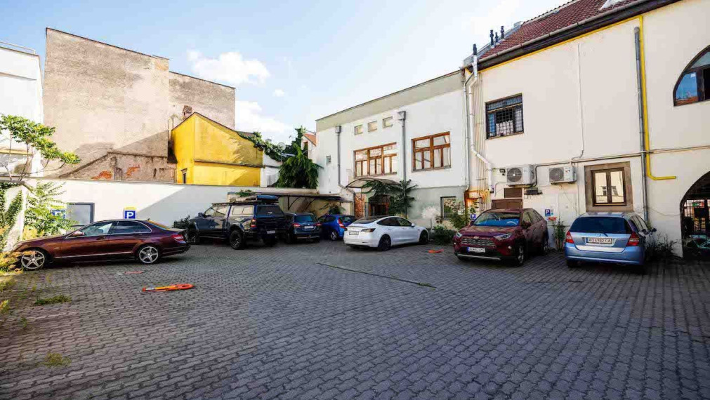 MEŠTIANSKY DOM, STARÉ MESTO (KOŠICE) – KOVÁČSKA / HRNČIARSKA, 600 m², 2X PARKING