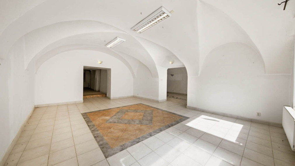 MEŠTIANSKY DOM, STARÉ MESTO (KOŠICE) – KOVÁČSKA / HRNČIARSKA, 600 m², 2X PARKING