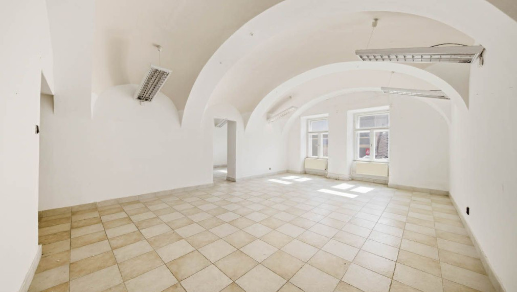 MEŠTIANSKY DOM, STARÉ MESTO (KOŠICE) – KOVÁČSKA / HRNČIARSKA, 600 m², 2X PARKING
