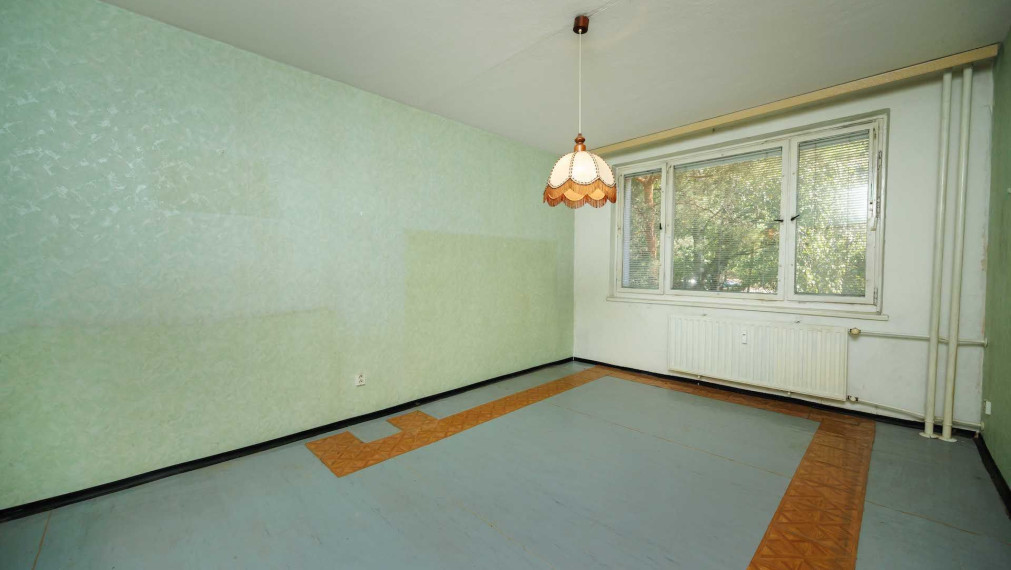 2 izbový byt 58 m2 + loggia, Krosnianska ul., 2. posch.