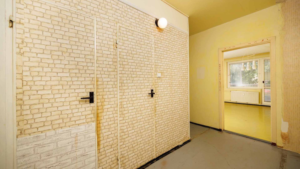 2 izbový byt 58 m2 + loggia, Krosnianska ul., 2. posch.
