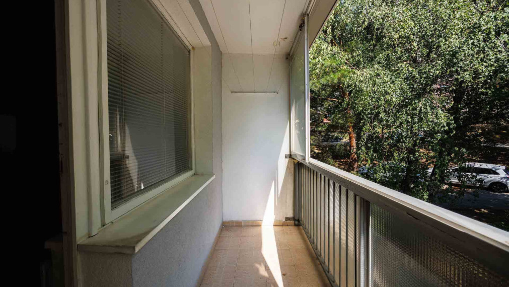 2 izbový byt 58 m2 + loggia, Krosnianska ul., 2. posch.