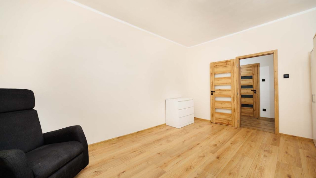3-izbový tehlový byt s loggiou (spolu 80 m²) – Sever