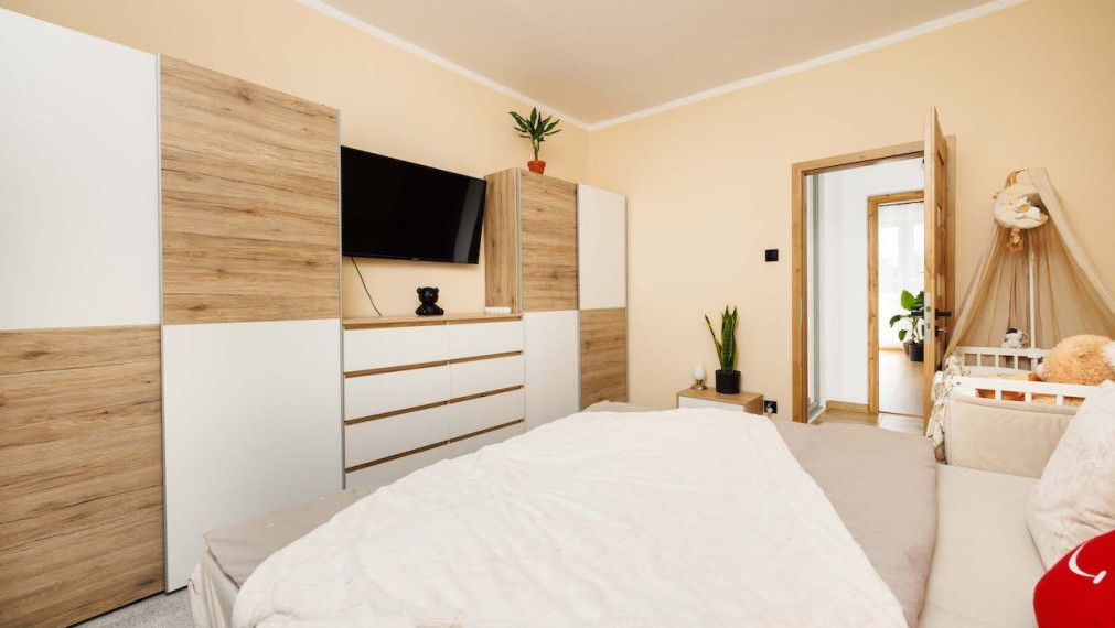 3-izbový tehlový byt s loggiou (spolu 80 m²) – Sever