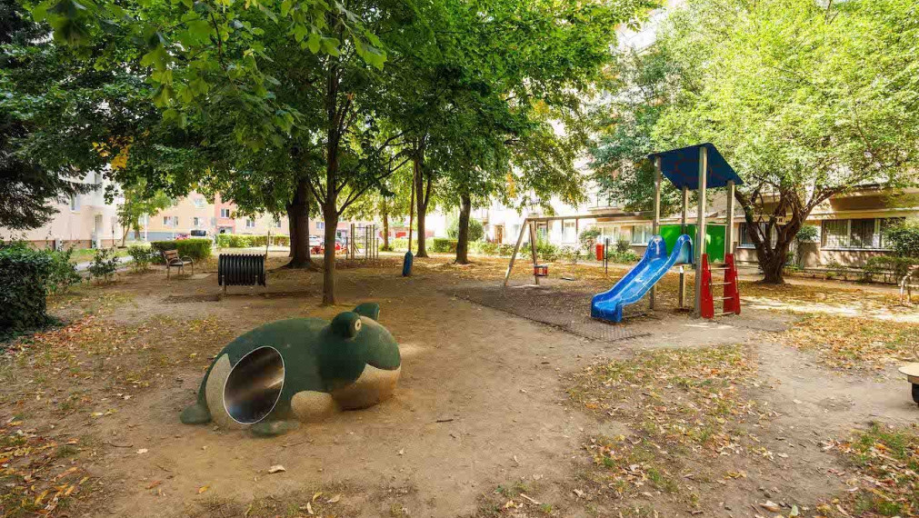 3-izbový tehlový byt s loggiou (spolu 80 m²) – Sever