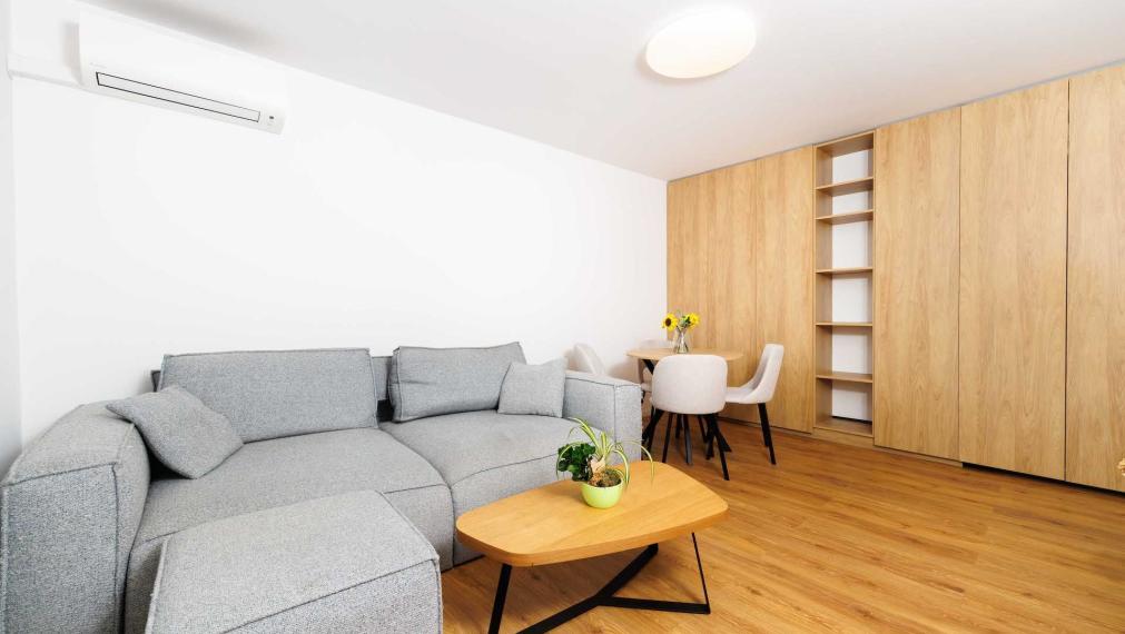 2 izbový byt 64 m2 + lóggia, Tatranská ul., Košice - Staré Mesto, 12.p.