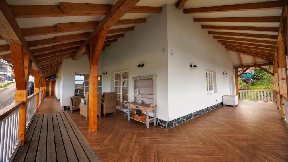 REZERVOVANÉ. DOM BAŠKA, 350 M2 ÚŽ. PLOCHA, 882 M2 POZEMOK, VŠETKY IS