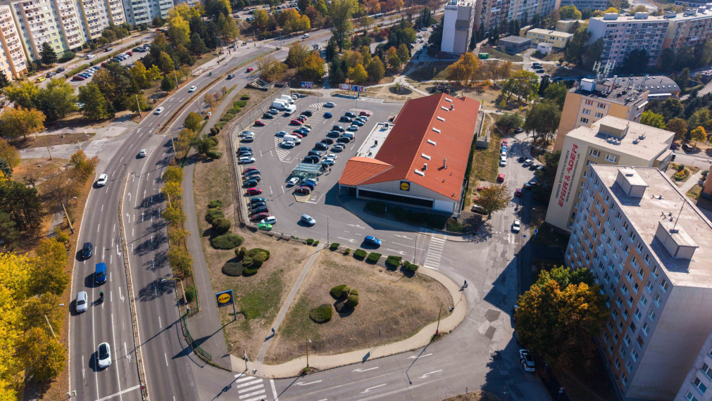 NOVINKA: Garzónka. byt | 24 m2 + loggia | 3. p. | čiastočná. rek | Kurská ul. | zariadený | Košice - Dargovských hrdinov 
