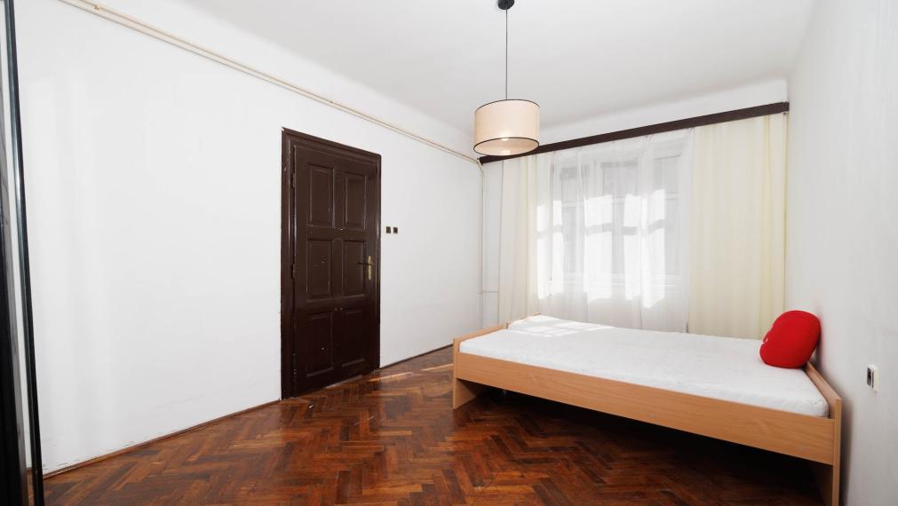 Meštiansky tehlový byt | 84 m2 (veľkosť 3 i.)| Palackého | 2. p. | čiastočná. rek | vlastné kúrenie | Košice - Staré mesto