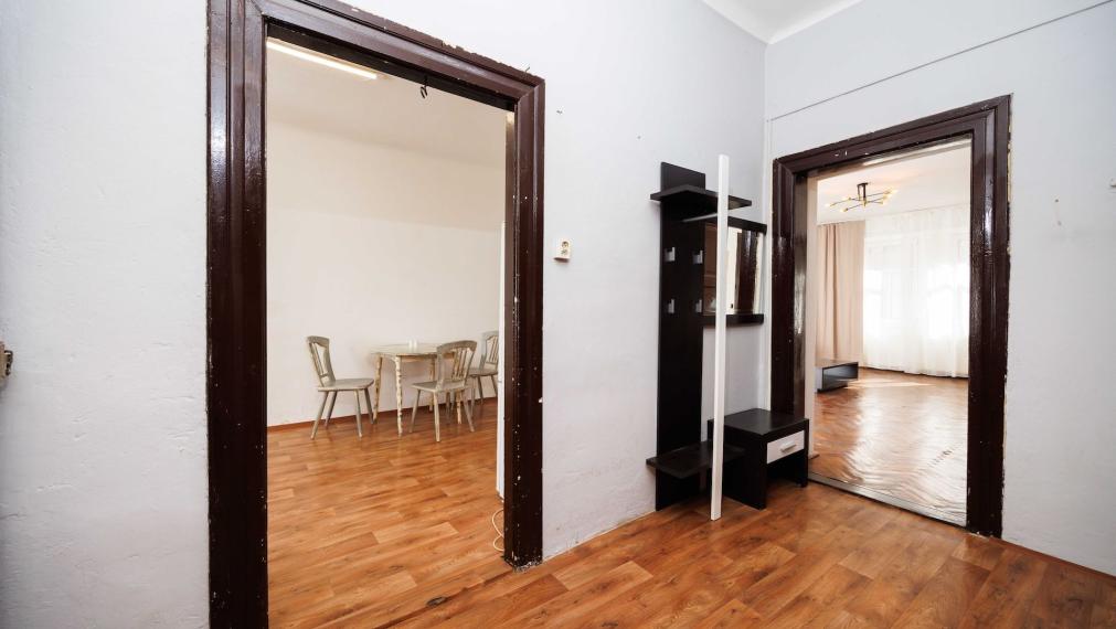 Meštiansky tehlový byt | 84 m2 (veľkosť 3 i.)| Palackého | 2. p. | čiastočná. rek | vlastné kúrenie | Košice - Staré mesto