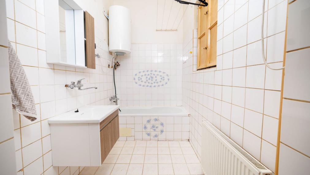 Meštiansky tehlový byt | 84 m2 (veľkosť 3 i.)| Palackého | 2. p. | čiastočná. rek | vlastné kúrenie | Košice - Staré mesto