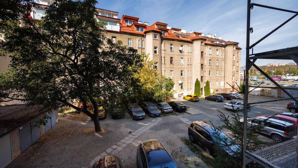 Meštiansky tehlový byt | 84 m2 (veľkosť 3 i.)| Palackého | 2. p. | čiastočná. rek | vlastné kúrenie | Košice - Staré mesto