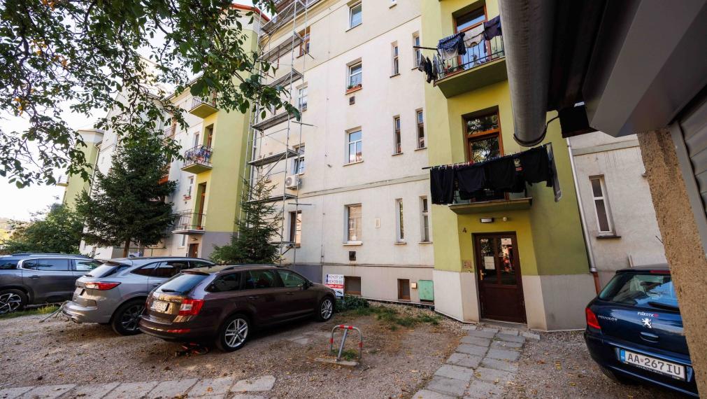 Meštiansky tehlový byt | 84 m2 (veľkosť 3 i.)| Palackého | 2. p. | čiastočná. rek | vlastné kúrenie | Košice - Staré mesto