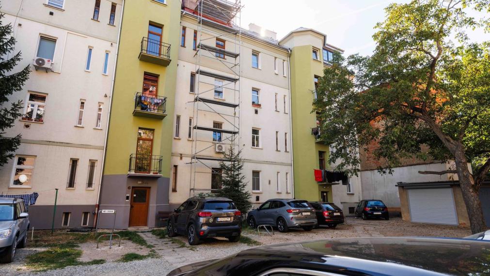 Meštiansky tehlový byt | 84 m2 (veľkosť 3 i.)| Palackého | 2. p. | čiastočná. rek | vlastné kúrenie | Košice - Staré mesto