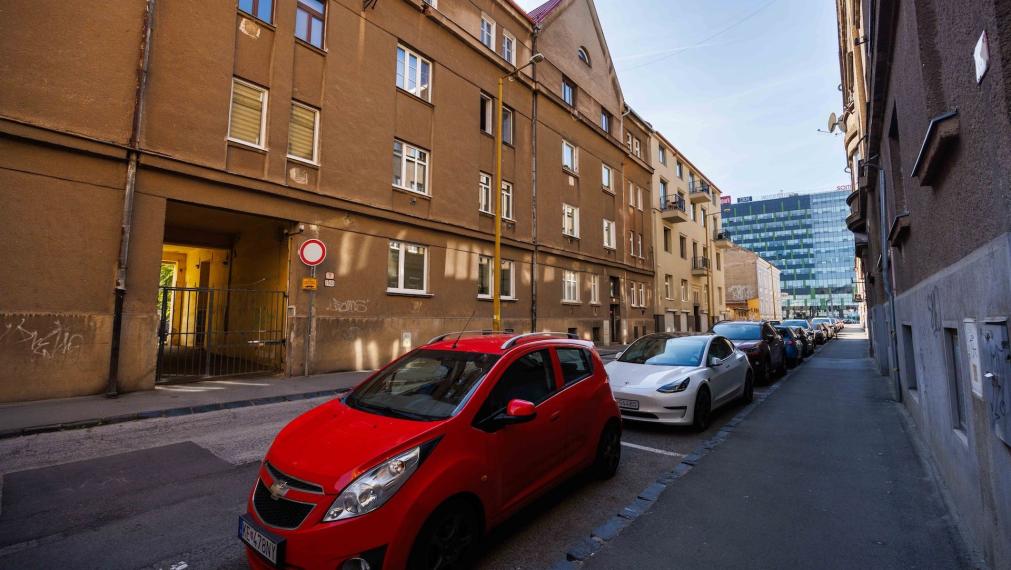 Meštiansky tehlový byt | 84 m2 (veľkosť 3 i.)| Palackého | 2. p. | čiastočná. rek | vlastné kúrenie | Košice - Staré mesto