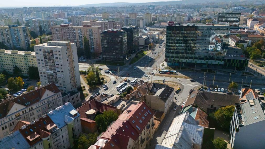 Meštiansky tehlový byt | 84 m2 (veľkosť 3 i.)| Palackého | 2. p. | čiastočná. rek | vlastné kúrenie | Košice - Staré mesto
