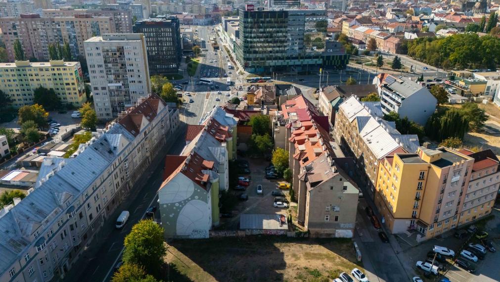 Meštiansky tehlový byt | 84 m2 (veľkosť 3 i.)| Palackého | 2. p. | čiastočná. rek | vlastné kúrenie | Košice - Staré mesto