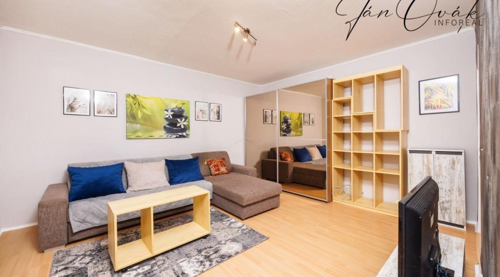 PRENÁJOM: Pekný 1 izb. byt,, 36 m2 a loggia, pivnica, komplet zariadený, KE - KVP