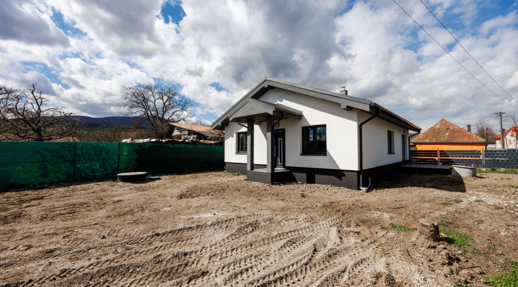 NOVOSTAVBA RD BREZINA, DOKONCENY, 4 izb.SKOLAUDOVANY