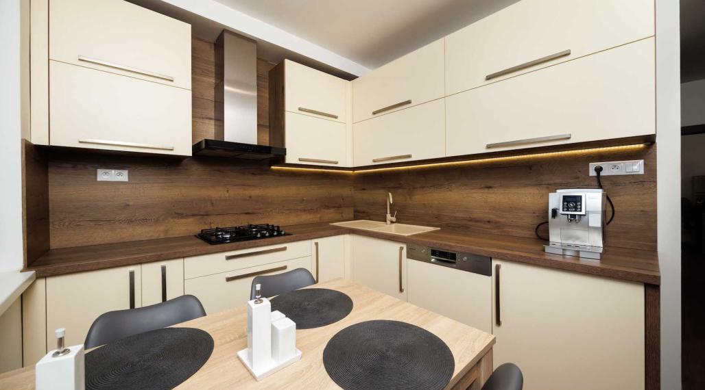 NOVINKA: 3 izb. byt s loggiou, KOMPL. REK., zariadený, 8p./13, Košice - Nad Jazerom.