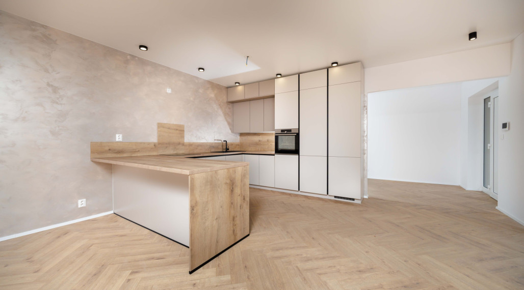 Rozhanovce | Novostavba: 5-izbový BUNGALOV, 3 kúpelne, TERASA, v nadštandarde s kuchyňou aj klímou 