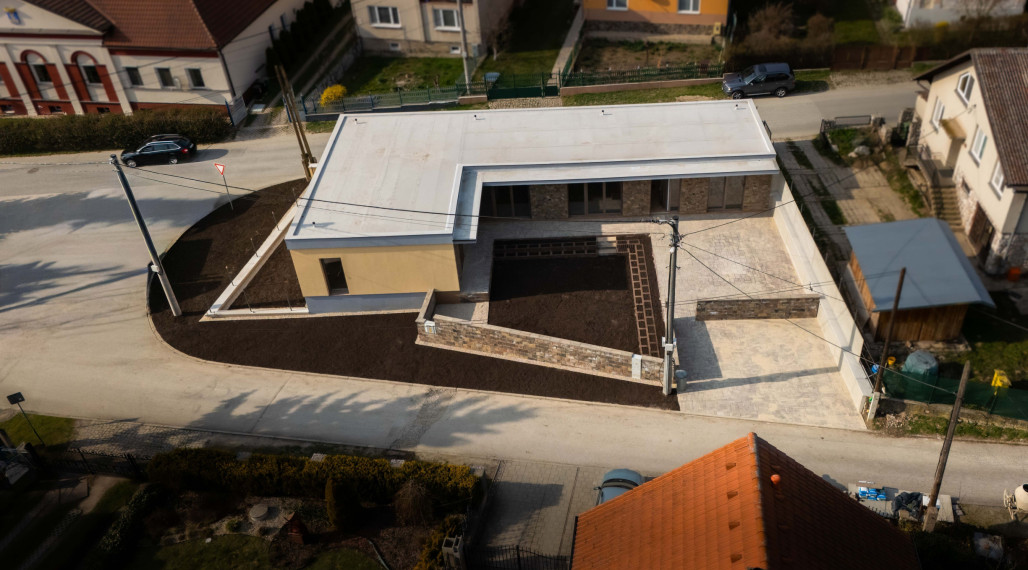 Rozhanovce | Novostavba: 5-izbový BUNGALOV, 3 kúpelne, TERASA, v nadštandarde s kuchyňou aj klímou 