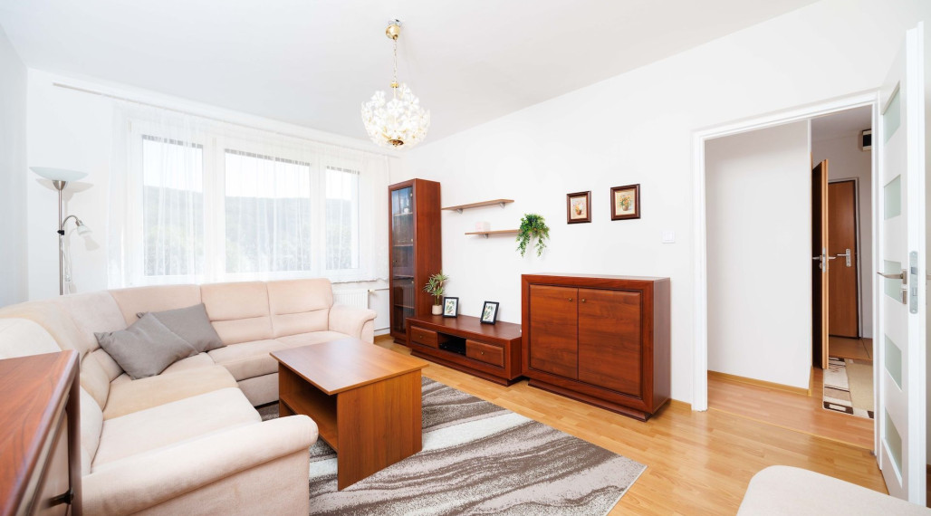 3-izb. byt | 68 m2 + loggia | Jenisejská 61 | KLÍMA, MARKIZA |  kompletne zariadený | Nad Jazerom, 5 min od jazera