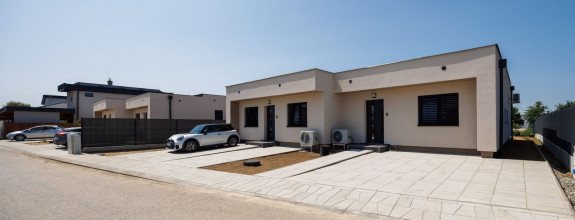NOVOSTAVBA 4 izbového domu Rybárska ul., IBV Pri jazere, terasa, tepelné čerpadlo, pozemok 409 m2