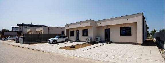 NOVOSTAVBA 3 izbový dom Rybárska ul., IBV Pri jazere, tepelné čerpadlo, pozemok 323 m2