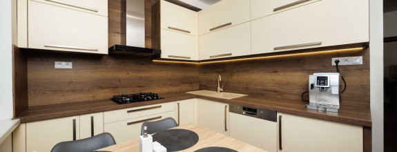 NOVINKA: 3 izb. byt s loggiou, KOMPL. REK., zariadený, 8p./13, Košice - Nad Jazerom.