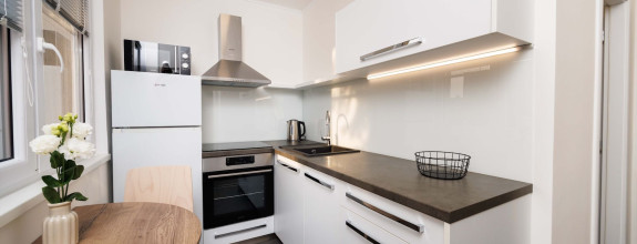 PRENÁJOM: 1-izb. PRI NEMOCNICI | zariadený | Loggia | Kompletne rekonštruovaný