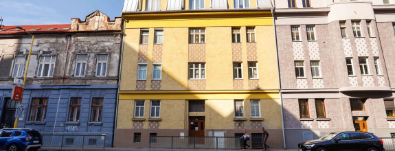 Meštiansky tehlový byt | 84 m2 (veľkosť 3 i.)| Palackého | 2. p. | čiastočná. rek | vlastné kúrenie | Košice - Staré mesto