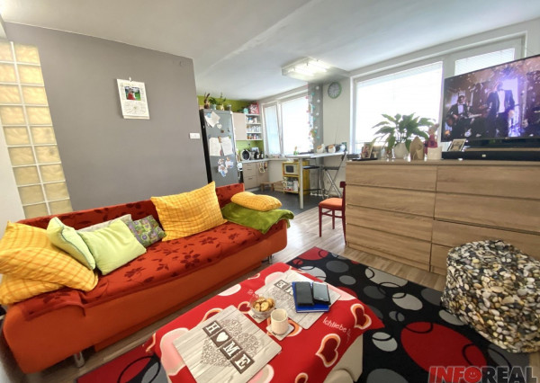 REZERVOVANÉ. 1,5 izbový byt Idanská ul., 43 m2, 6m loggia, 6/7 posch.