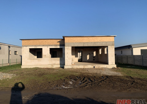 NOVOSTAVBA ,KOSICE OKOLIE -KOKSOV BAKSA