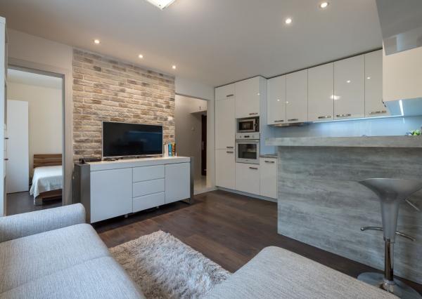 Na predaj 1,5 izbový byt Košice-Staré mesto, Jesenná. výmera 30m2