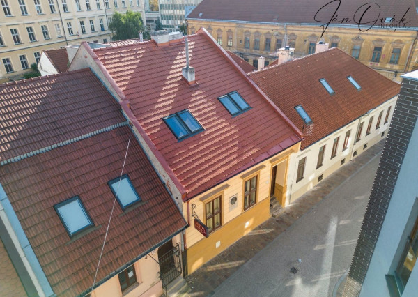 Historická budova s prístavbou a parkoviskom – Vratná 16, Košice