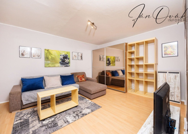 PRENÁJOM: Pekný 1 izb. byt,, 36 m2 a loggia, pivnica, komplet zariadený, KE - KVP