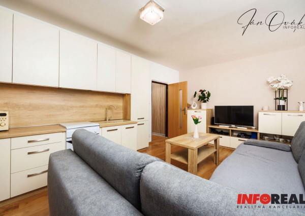 REZERVOVANÝ: 1,5 izb. byt, 42 m2 + 2x loggia, čiasť. rek., Ždiarska ul., NAD JAZEROM
