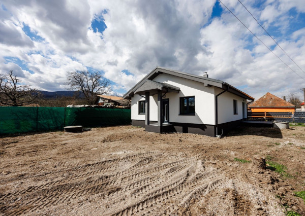NOVOSTAVBA RD BREZINA, DOKONCENY, 4 izb.SKOLAUDOVANY