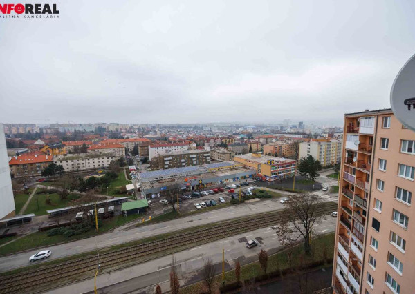 2 izbový byt 51 m2 + loggia, Južná tr.(pri Auparku), Košice - Juh, 12. poschodie